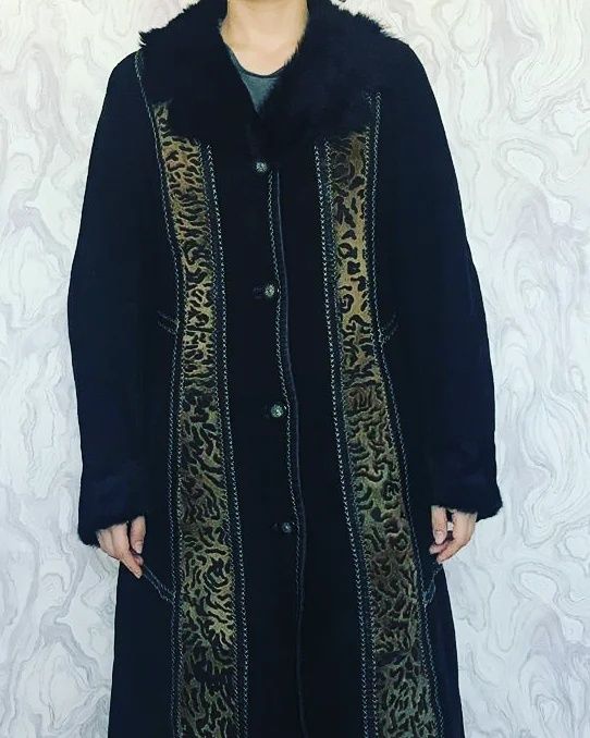 Дубленка натуральная С воротником.