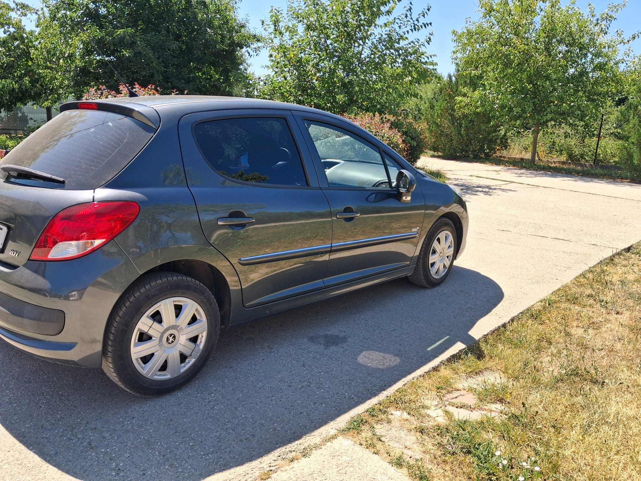 Vând Peugeot 207 – 1.4 benzină – 2011 –