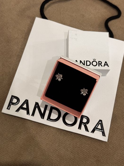 Пандора обеци Pandora
