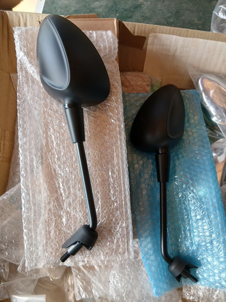 Oglinzi negre si sorty vespa