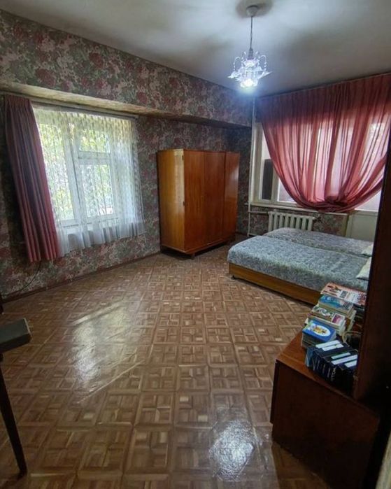 Срочно! Квартира на Чиланзар -Актепа 1/2/4 общ пл 42м ,балкон 2*6