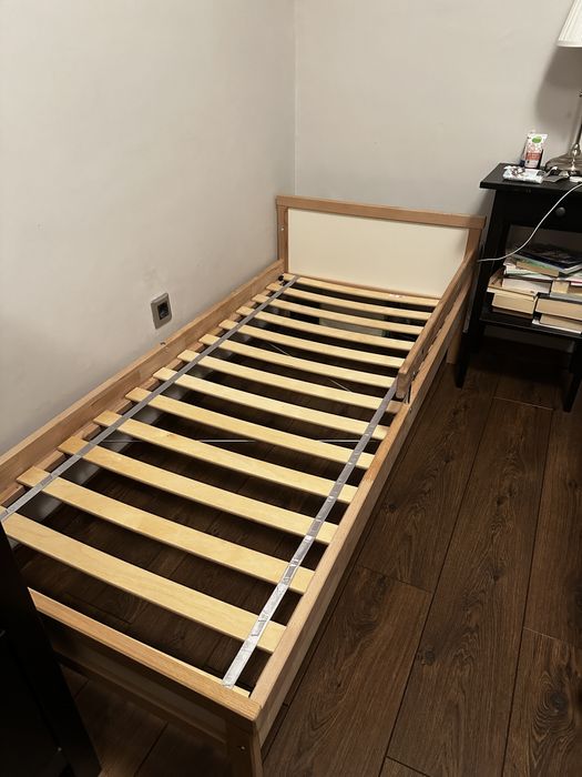 Детско легло от икеа с преграда и матрак