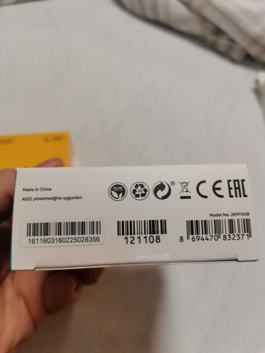 Realme NOTE60 + слушалки