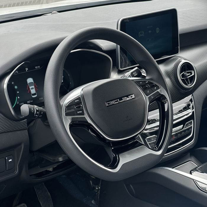 Cobalt Gentra orniga elektromobil