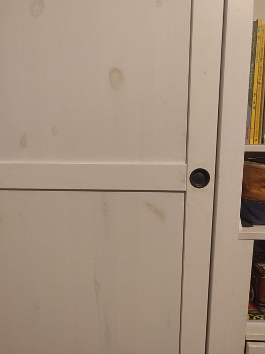 Дървен гардероб Икеа