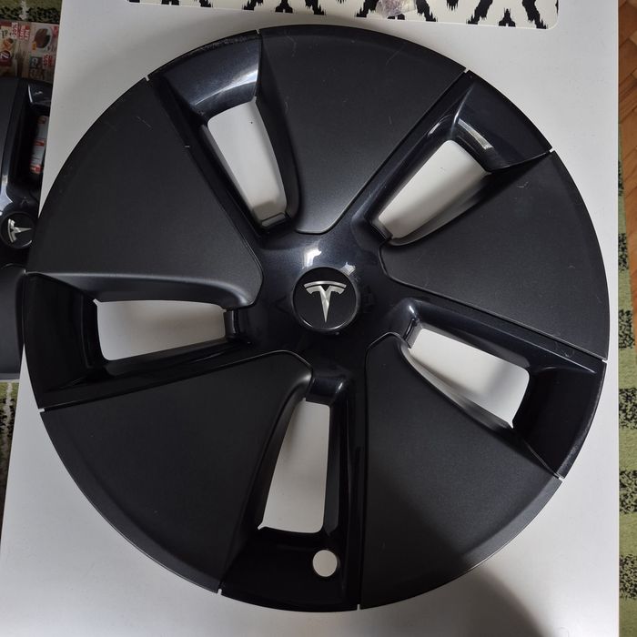 Тасове за тесла модел 3