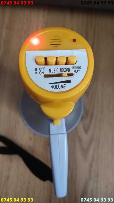 portavoce cu inregistrare si melodie presetata cu 4 baterii