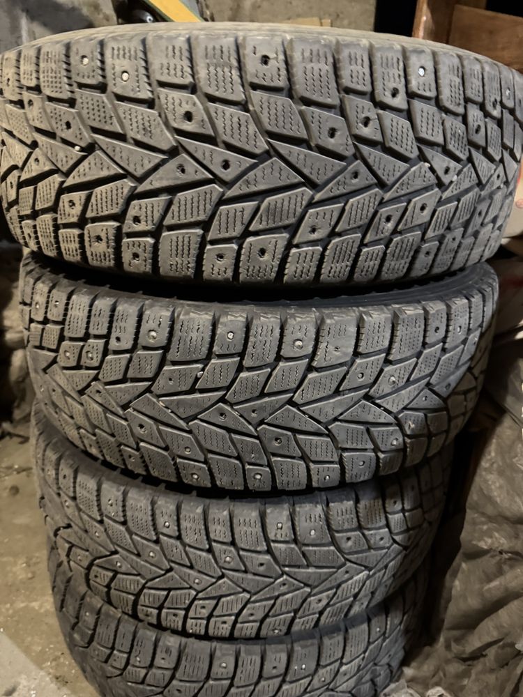 Продам Б.у. 4 шины зимние Dunlop Grandtrek ice 02.  Размер 225/60/17