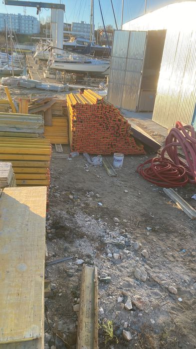 Inchirere popi metalici  schela metalică Cofrag Doka  DE INCHIRIAT