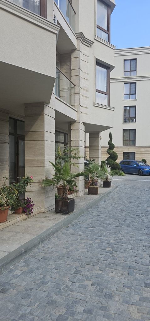 Дава се под наем Двустаен апартамент в Шумен, 2-ри корпус - 50 кв.м за 510 € - Снимка #1