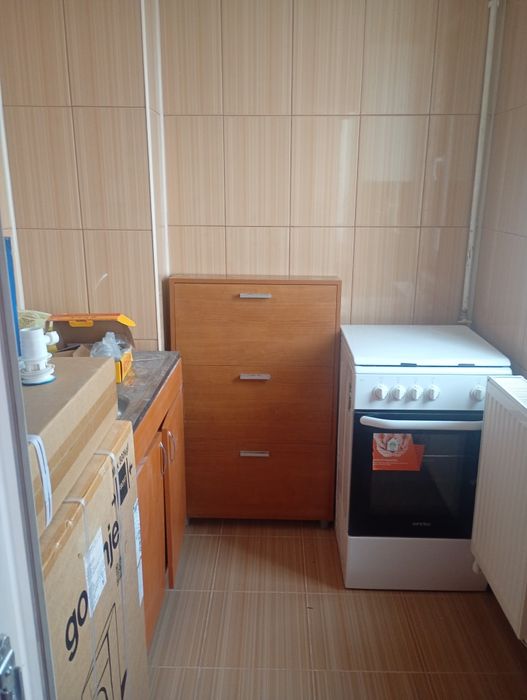 Închirez apartament zona micro 14 !1