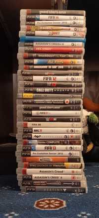 Se vinde PS3 cu 32 de jocuri