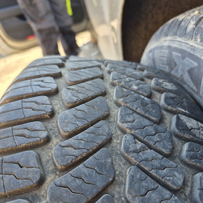 Anvelope iarna cu jante 5x112 si un volan passat b8