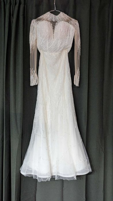 Vând rochie de mireasa ,halat si sacou mire