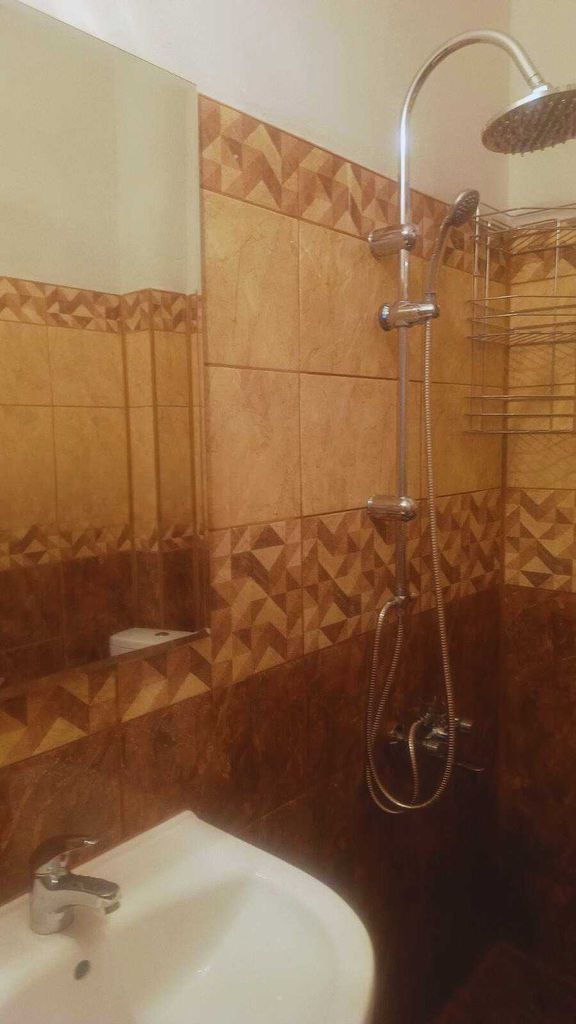 Дава се под наем Четиристаен апартамент в София, Център - 90 кв.м за 663 € - Снимка #2