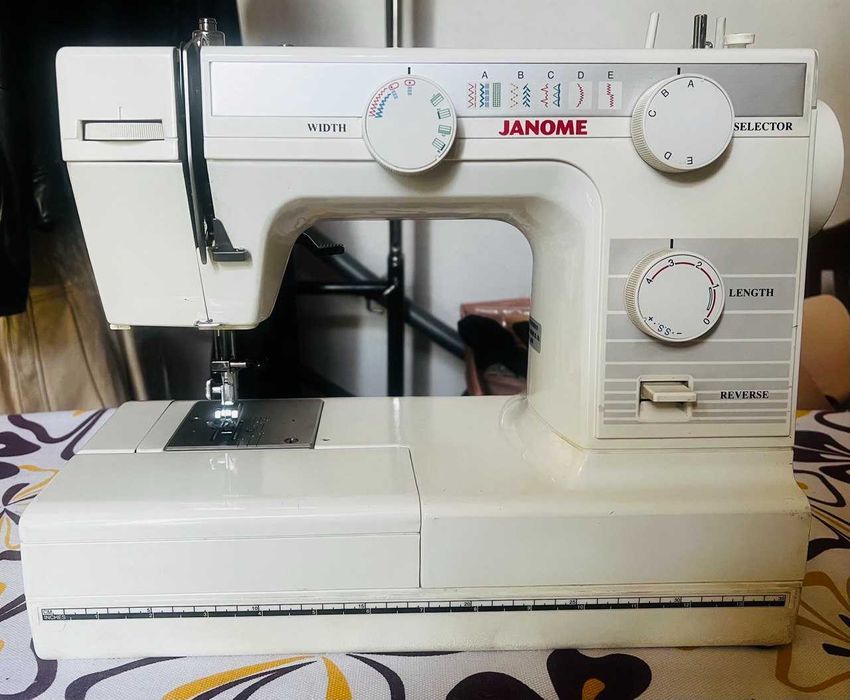 Швейная машинка JANOME Япония