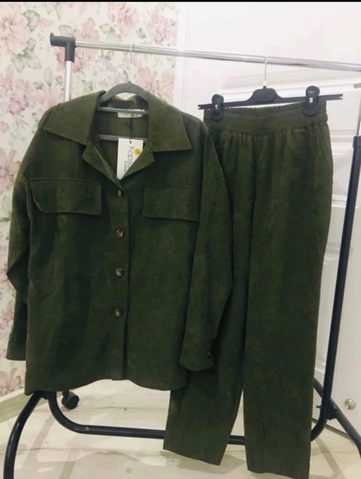 Продам новый костюм