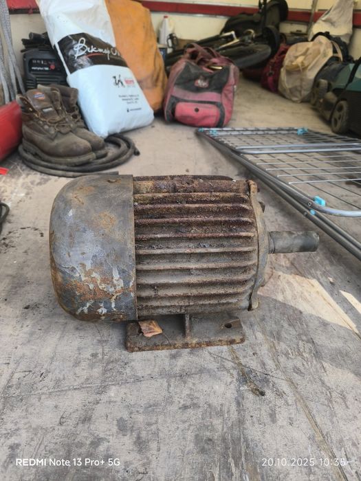 Продам два  электро двигателя. В рабочем состоянии