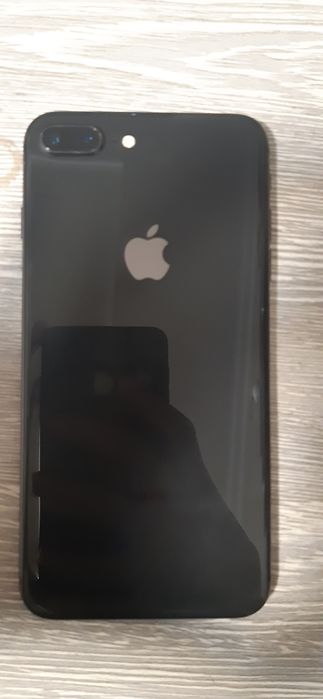 iPhone 8 plus 64gb qora