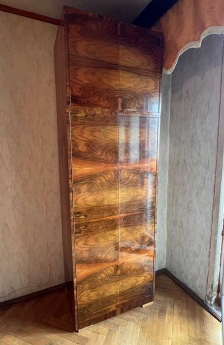 Mobilier Art Deco autentic – furnir de nuc natural (set 2 piese)