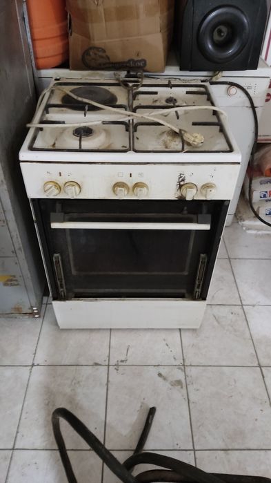 Газовая плита в рабочем состоянии