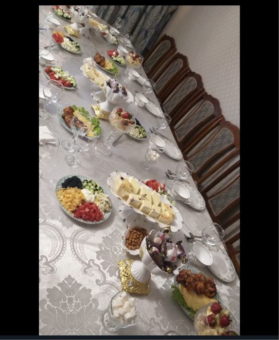 Продается гостинный стол 5метр