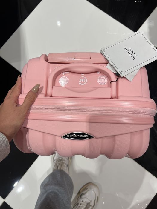 Чемодан новый с биркой