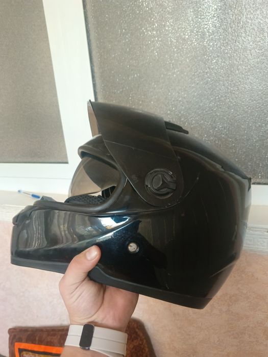 Motorcycle shlem