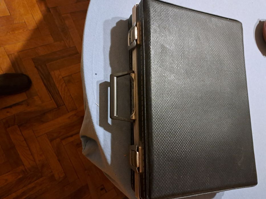 2 дипломатически куфарчета