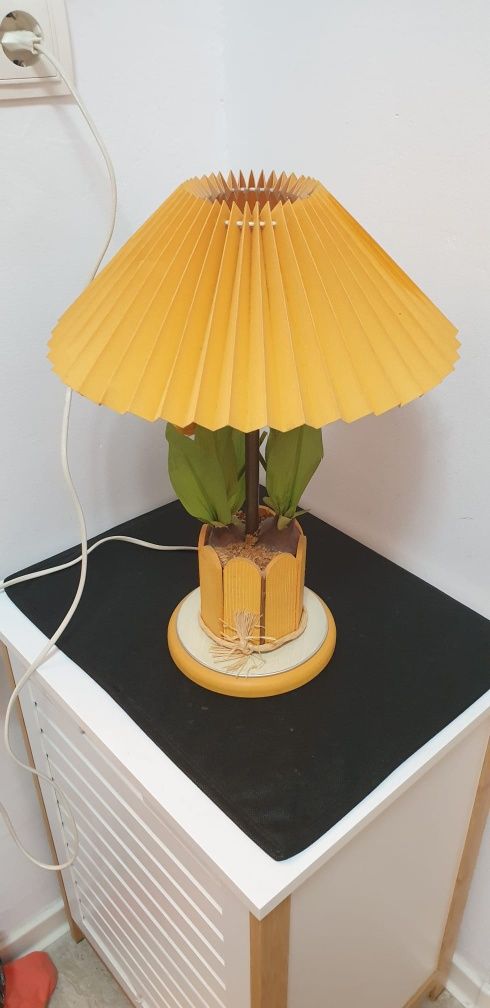 Accesoriu decorațiune lampa veioza vintage colectie lemn Franța 1970