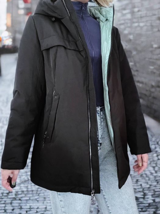 Демисезонная чёрная куртка