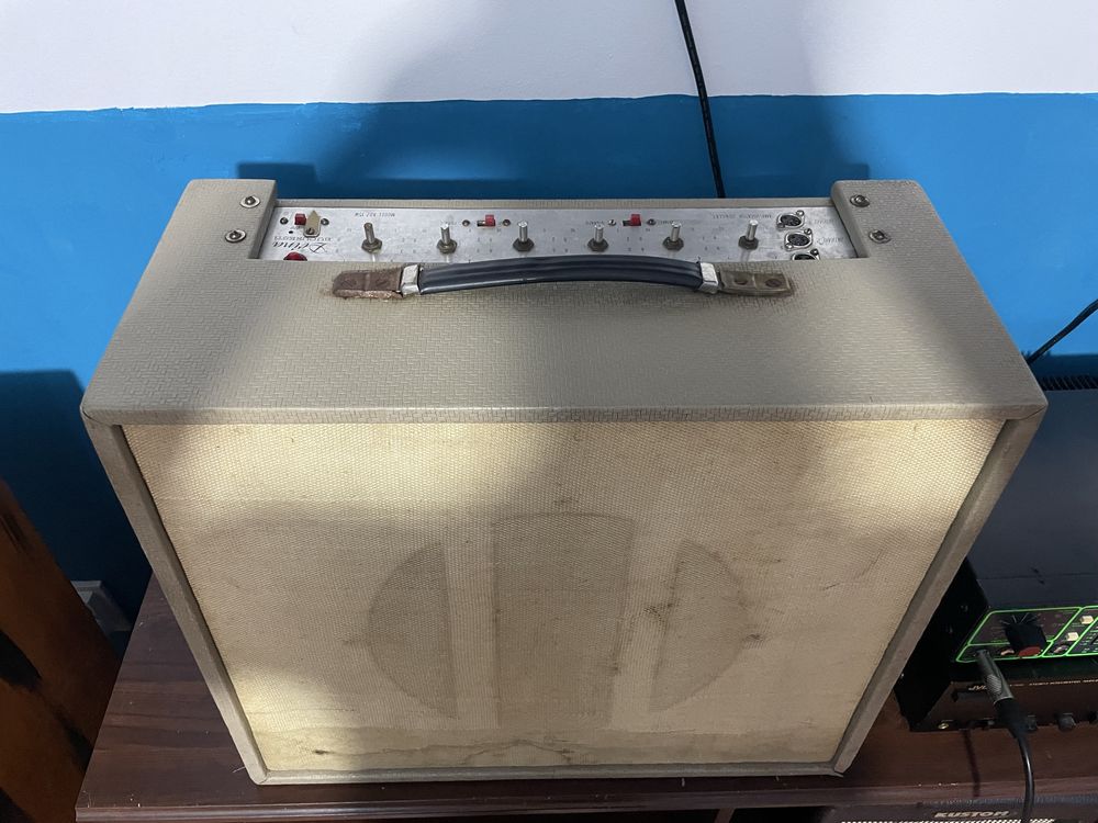Doina Concert AD7-15W Amplificator Lampi Combo Chitara Electrica