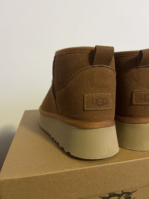 Ghete Noi in cutie si ambalaj