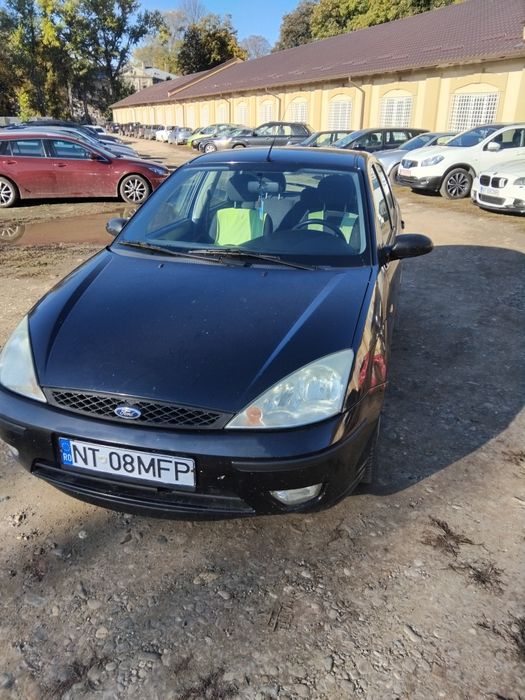 Vând Ford focus 1,6 benzina