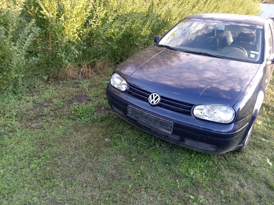 Голф 4 1.9 110 коня всичко работи перфектен мотор и скорости