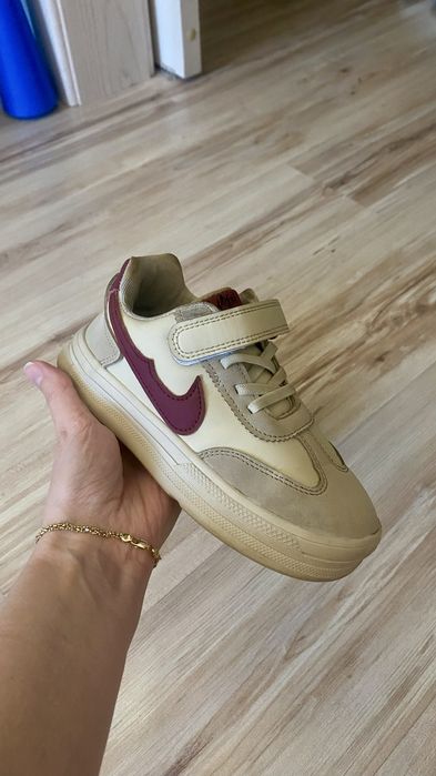 Кросовки девочки р.32