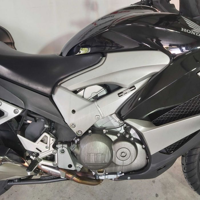 Motocicleta Honda Crossrunner ABS | H02399 | motomus.ro