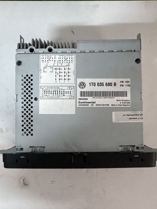 Radio CD cu navigatie Volkswagen cod 1T0 035 680 B