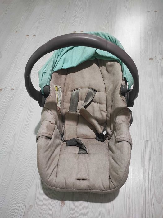 Продавам столче за кола (кошница) от 0 до 10 кг марка lorelli