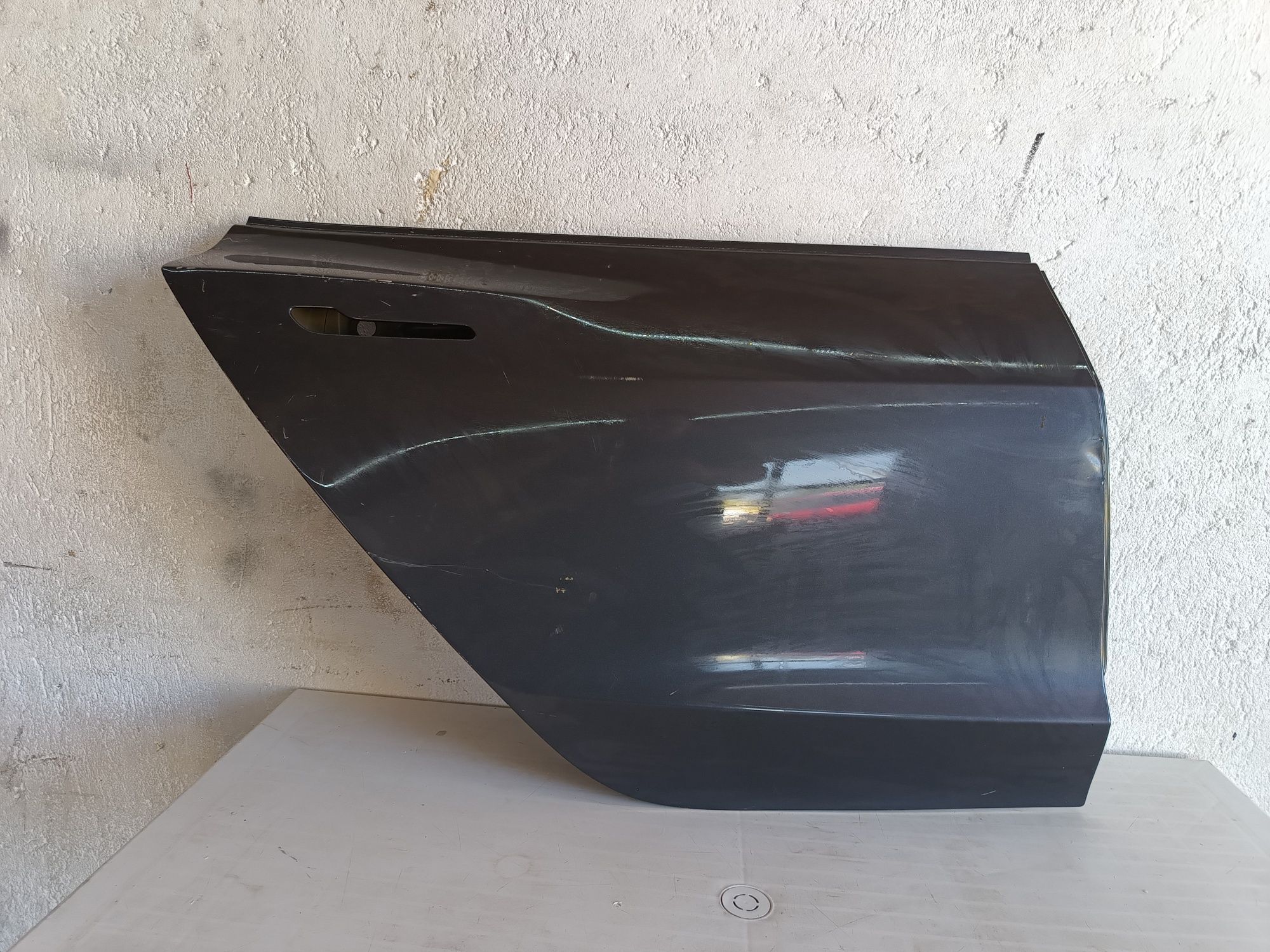Ușa dreapta spate tesla model 3