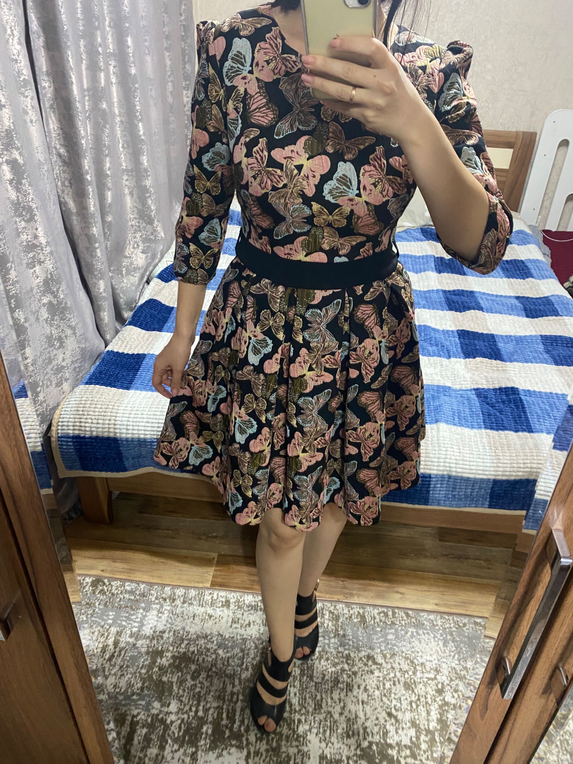 Платье пышное выше колен