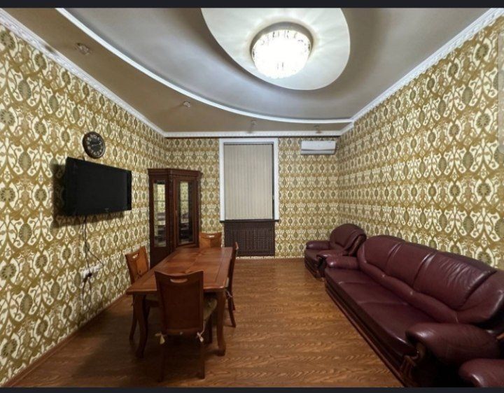 Turkiston metro yaqinida