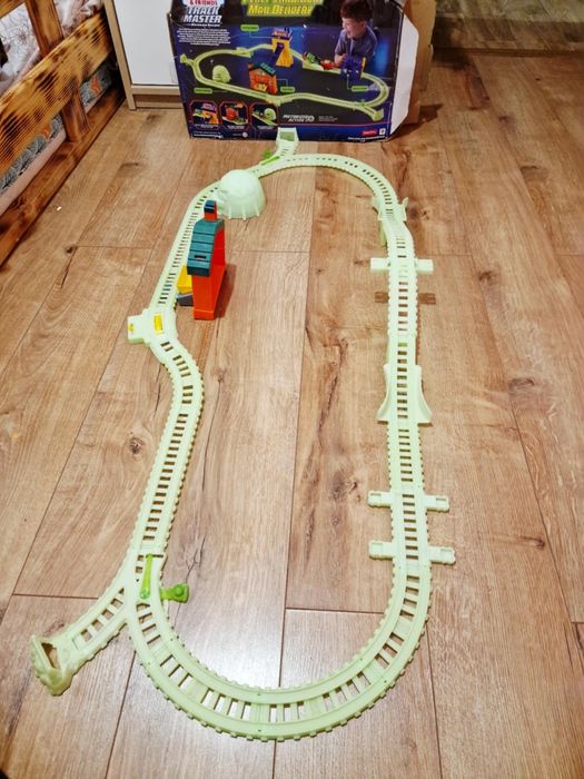 Pista Thomas fosforescentă