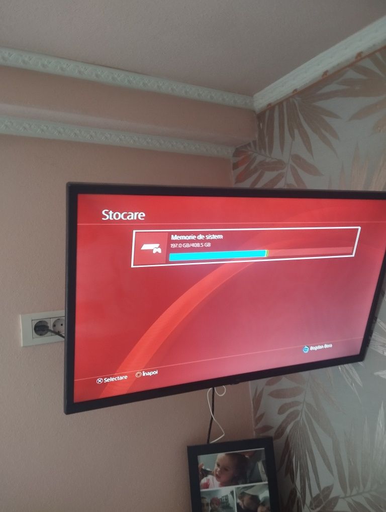 PS 4 perfect funcțional , aproape nou