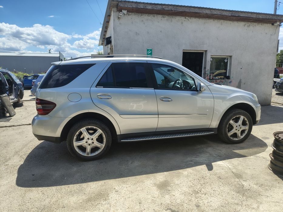 Dezmembrez Mercedes ML 320 cdi