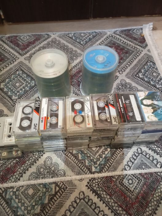 Casete audio /cd MP3 muzică/jocuri PC