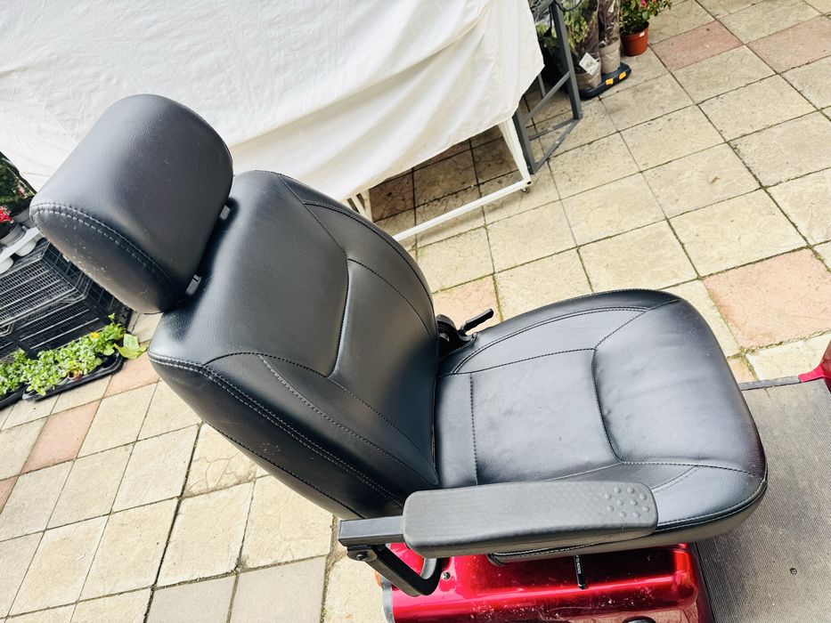 Триколка  червена