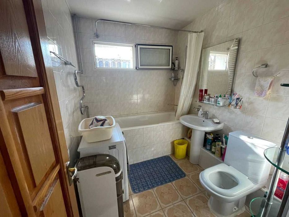 Юнусабад 18, 3/3/4 Продаётся кирпичный 77серия вдоль дороги