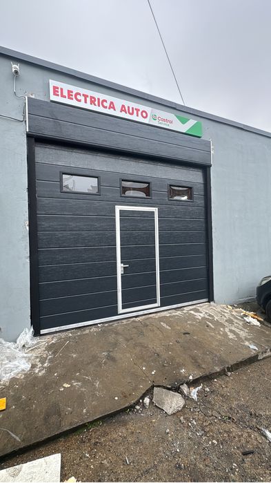 Usa garaj L3000 x H3000 gri cu geamuri -NOU!
