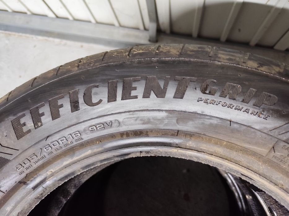 Anvelope 205 60 R16 vara Good year noi!!